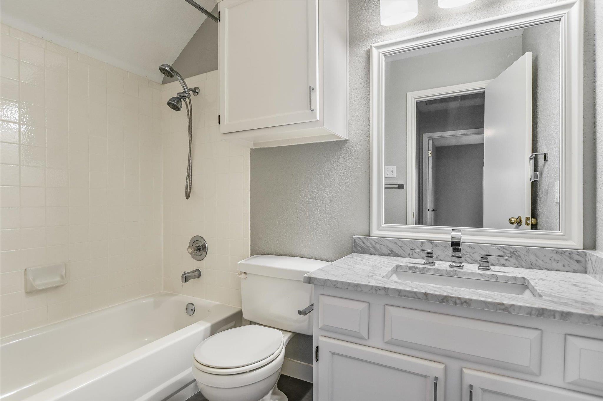 Austin, Texas 78749, United States, 4 Bedrooms Bedrooms, ,3 BathroomsBathrooms,Residential,Pending,93336