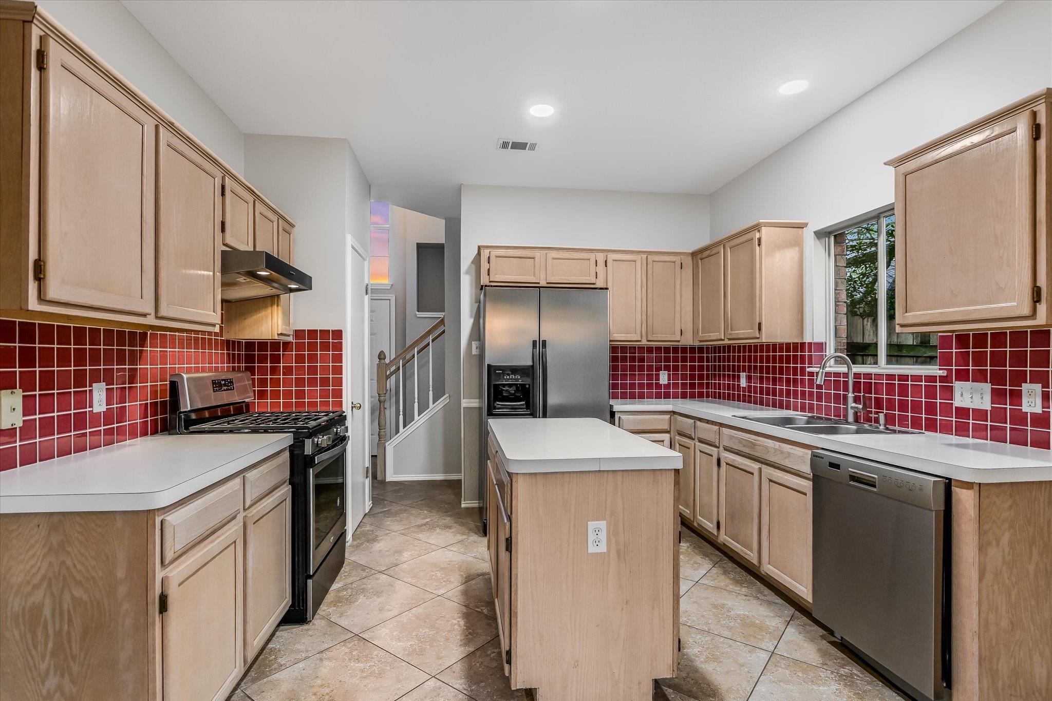 Austin, Texas 78749, United States, 4 Bedrooms Bedrooms, ,3 BathroomsBathrooms,Residential,Pending,93336