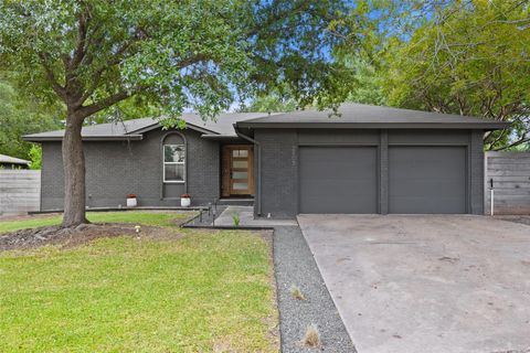 Photo of 2807 Cornish CIR, Austin, TX 78745 (MLS # 3664663) Photo of 2807 Cornish CIR, Austin, TX 78745 (MLS # 3664663)