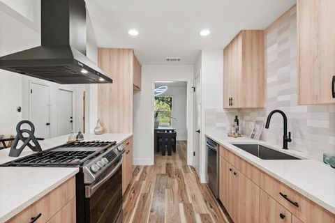 Tiny photo for 2807 Cornish CIR, Austin, TX 78745 (MLS # 3664663)