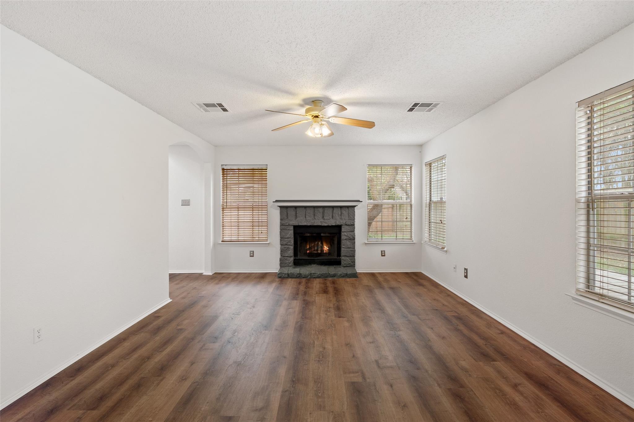 2004 Carriage Hills CV