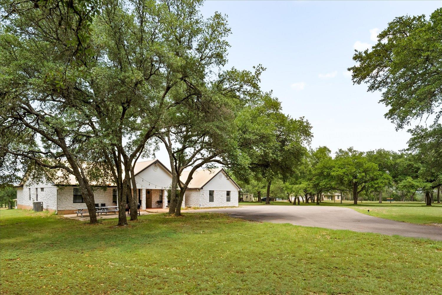 604 Oakwood DR