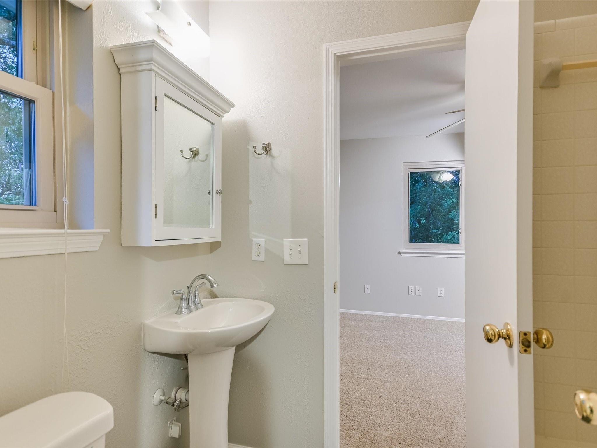 Austin, Texas 78748, United States, 4 Bedrooms Bedrooms, ,3 BathroomsBathrooms,Residential,Pending,55274