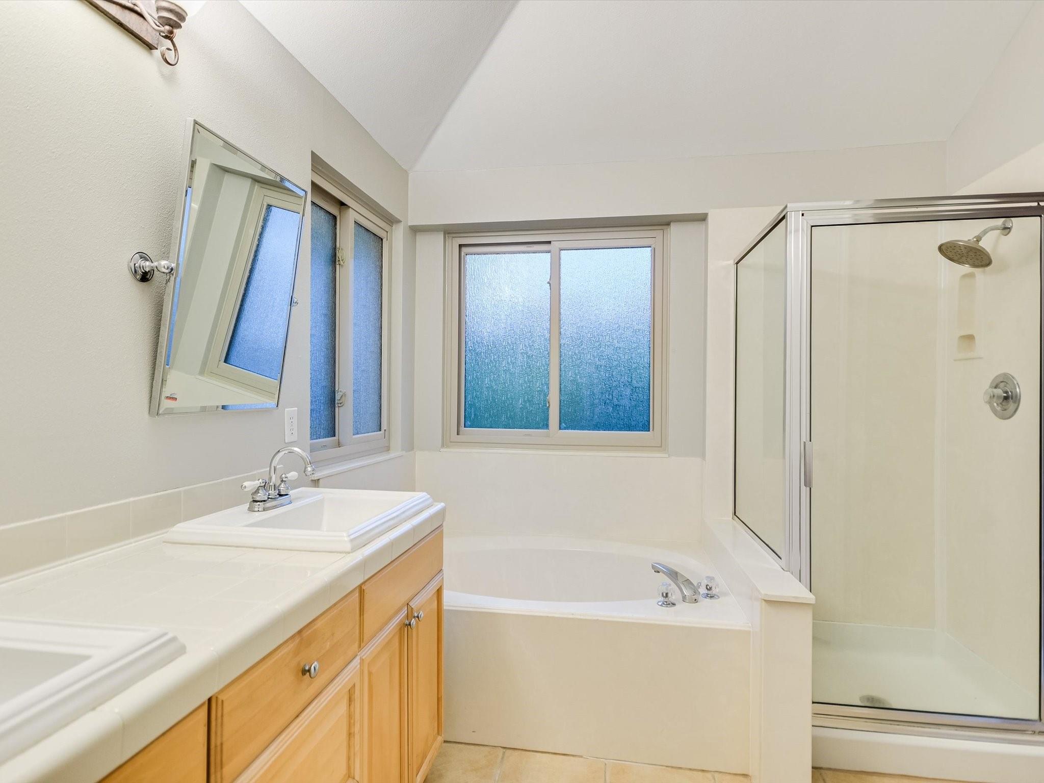 Austin, Texas 78748, United States, 4 Bedrooms Bedrooms, ,3 BathroomsBathrooms,Residential,Pending,55274