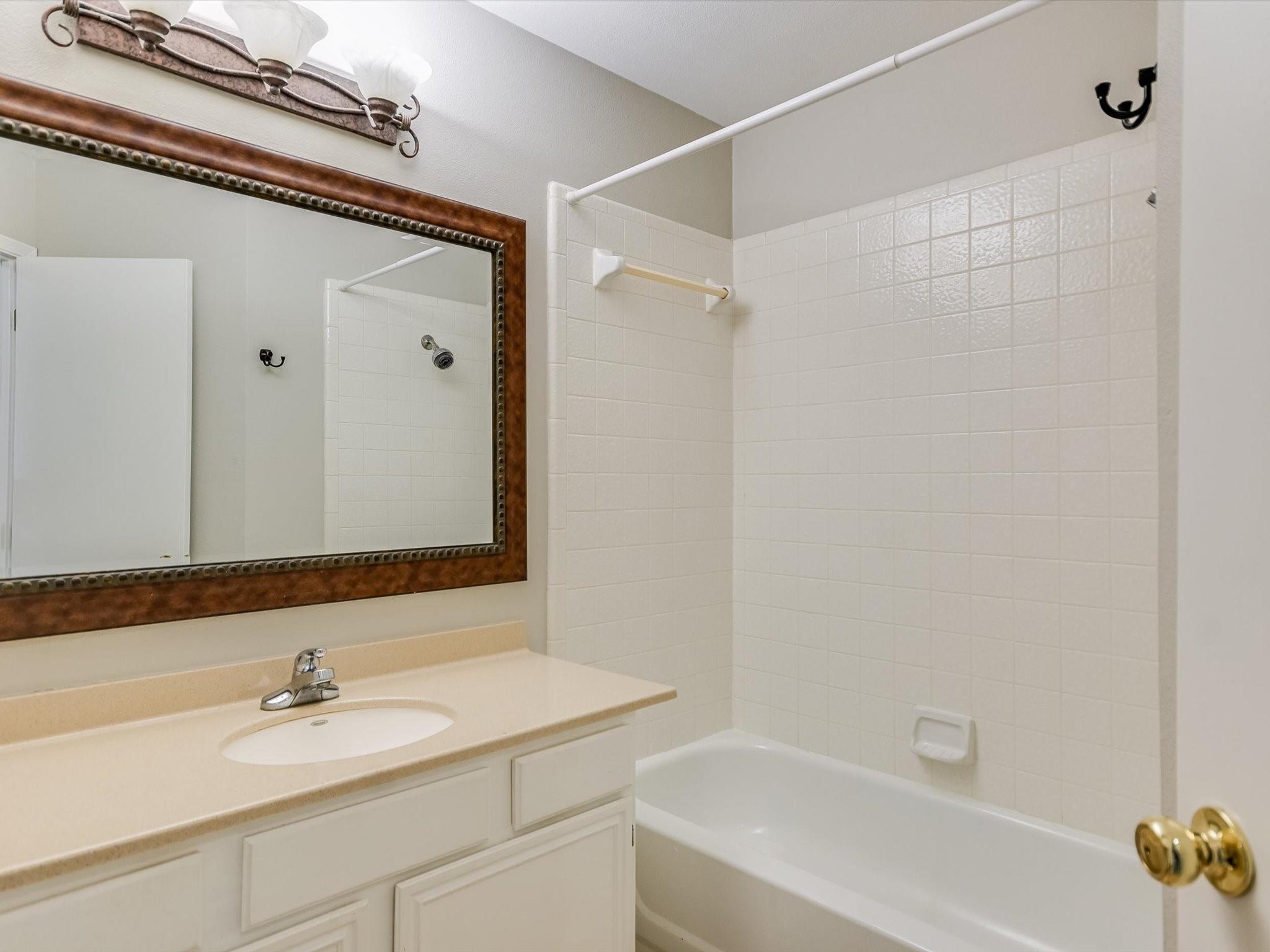 Austin, Texas 78748, United States, 4 Bedrooms Bedrooms, ,3 BathroomsBathrooms,Residential,Pending,55274