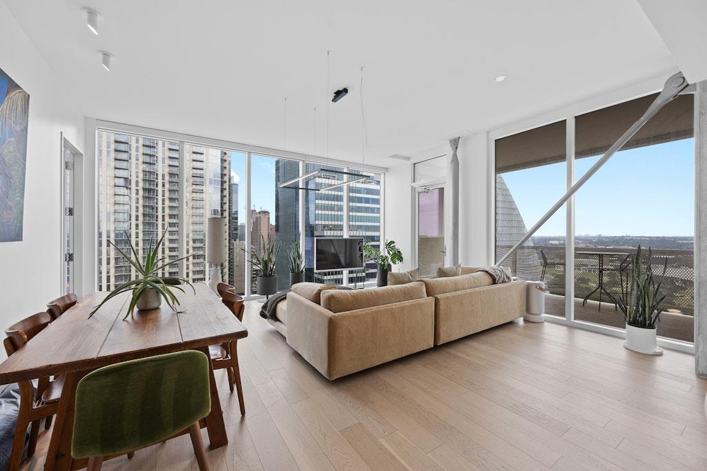 301 West Ave 2306