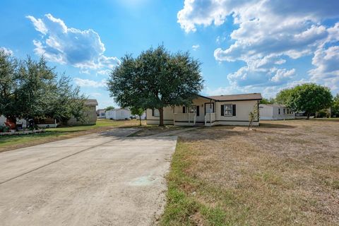 Photo of 187 SE Horseshoe Bend Rd, San Marcos, TX 78666 (MLS # 3463089)
