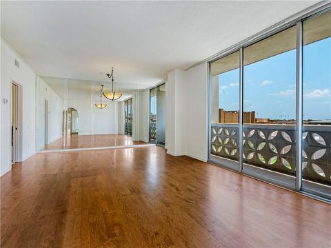 1801 Lavaca ST 5J Austin TX 78701