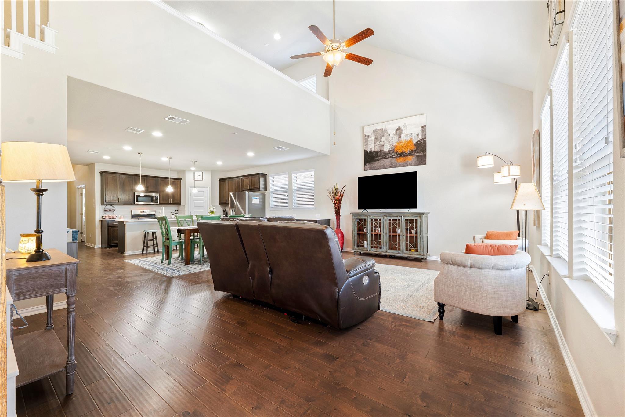 2208 Bonavista WAY