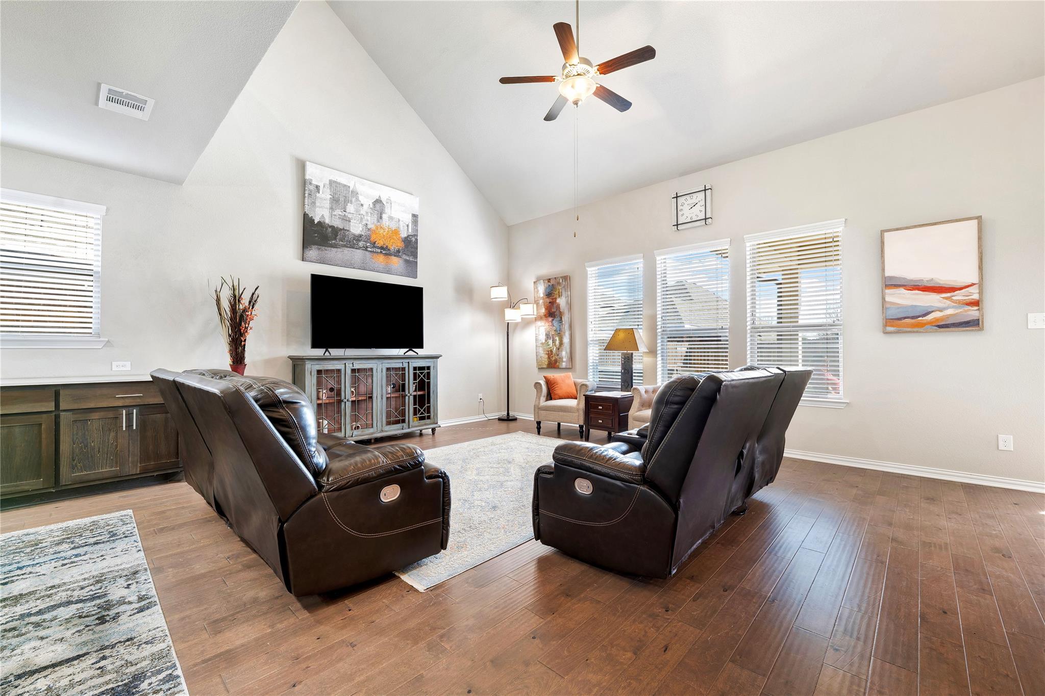 2208 Bonavista WAY