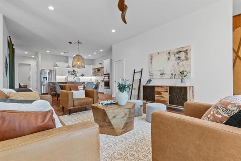Tiny photo for 2712 Oak Springs DR #A, Austin, TX 78702 (MLS # 6455948)