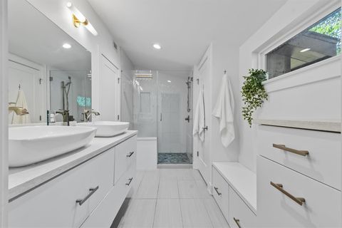 Tiny photo for 2712 Oak Springs DR #A, Austin, TX 78702 (MLS # 6455948)