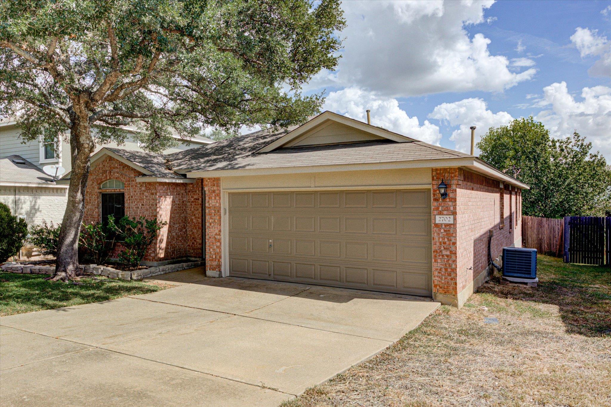 2702 Greenlee DR