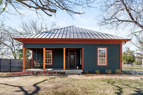 518 N Avenue F Elgin TX 78621