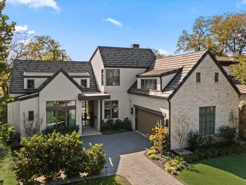 Photo of 2203 Greenlee DR, Austin, TX 78703 (MLS # 5282314)