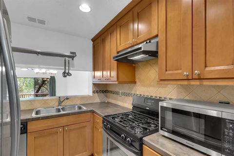Tiny photo for 5606 Bonnell Vista ST #D3, Austin, TX 78731 (MLS # 4515657)