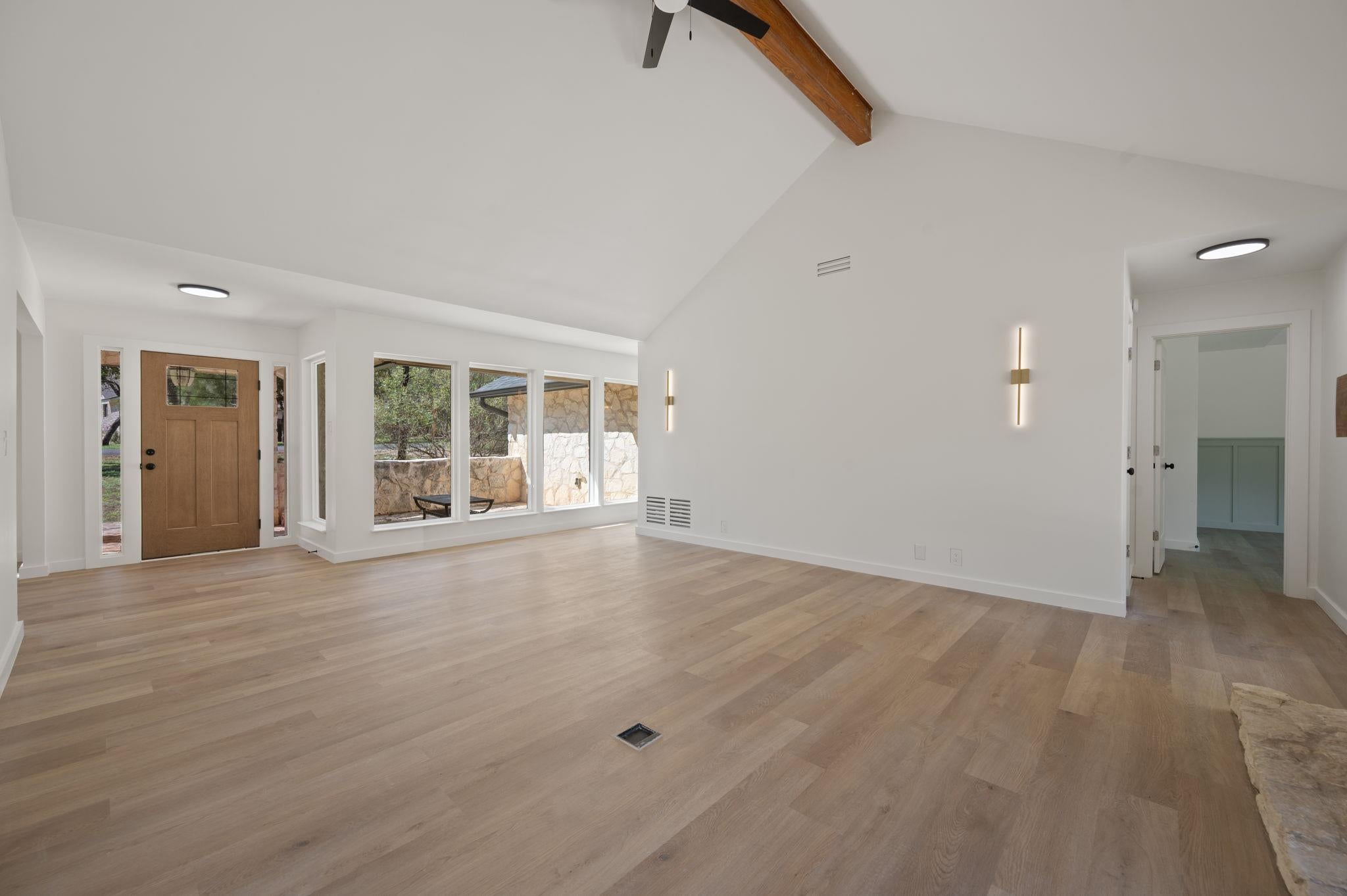 509 W Esparada DR