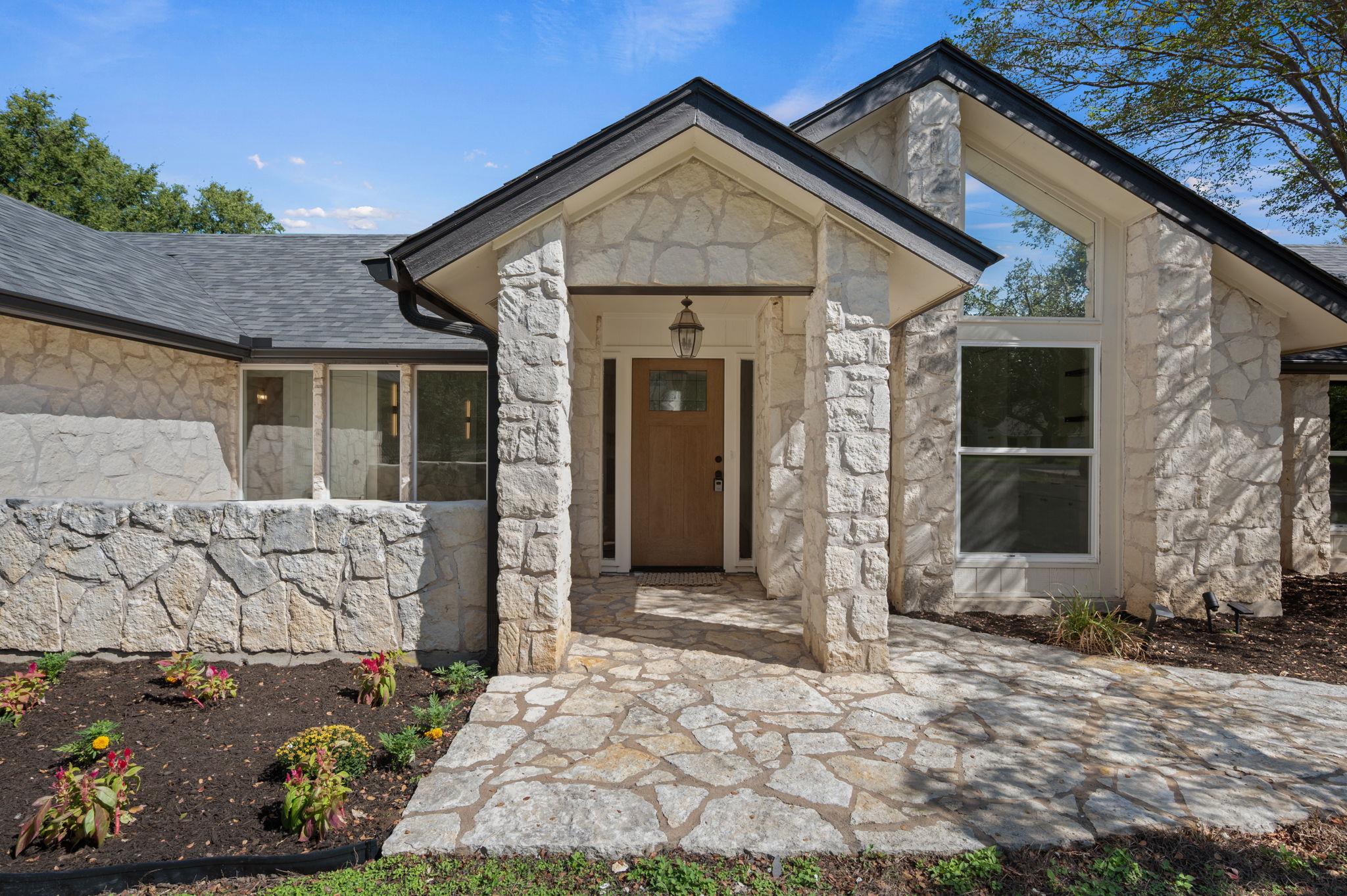 509 W Esparada DR