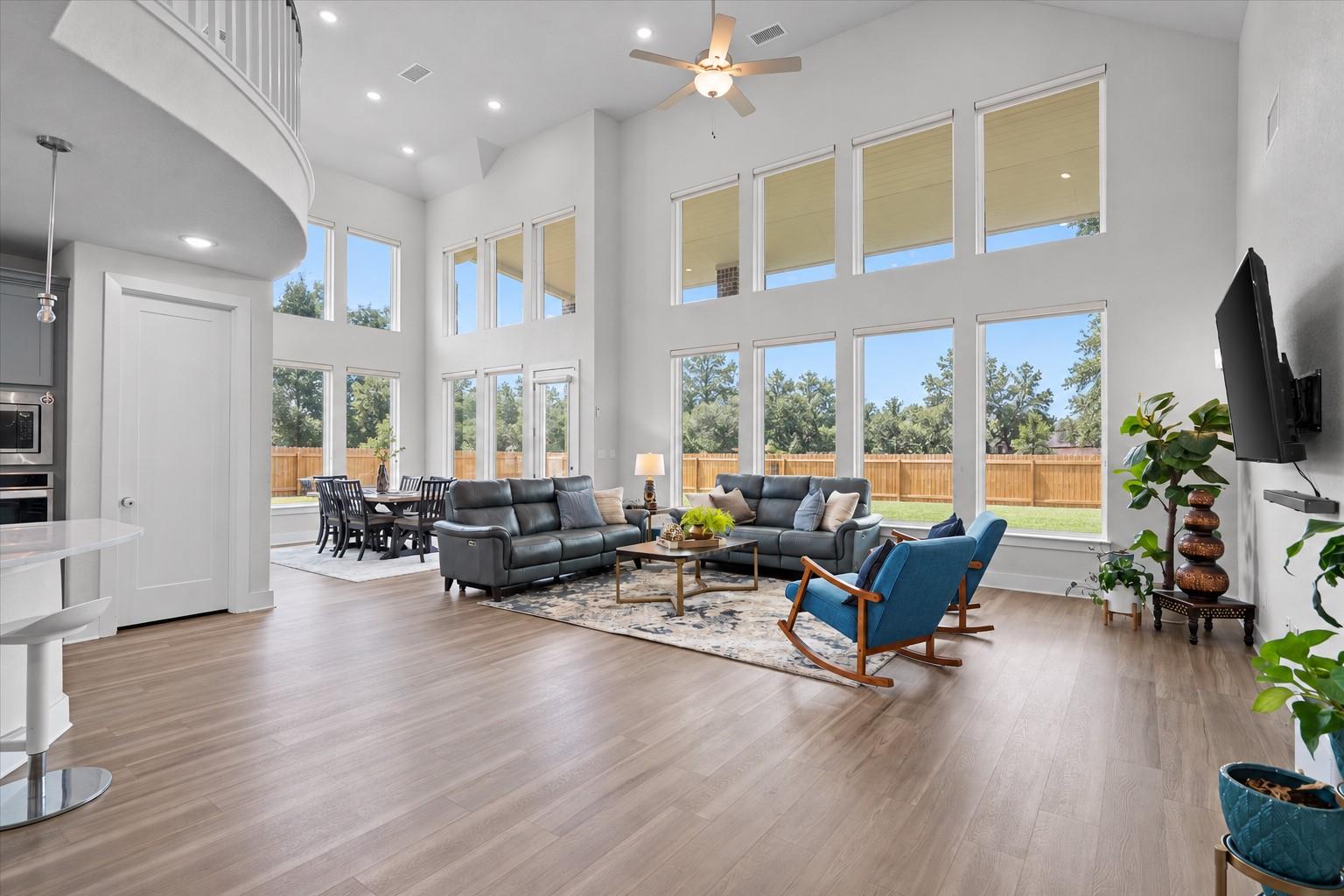 105 Autumn Oak WAY