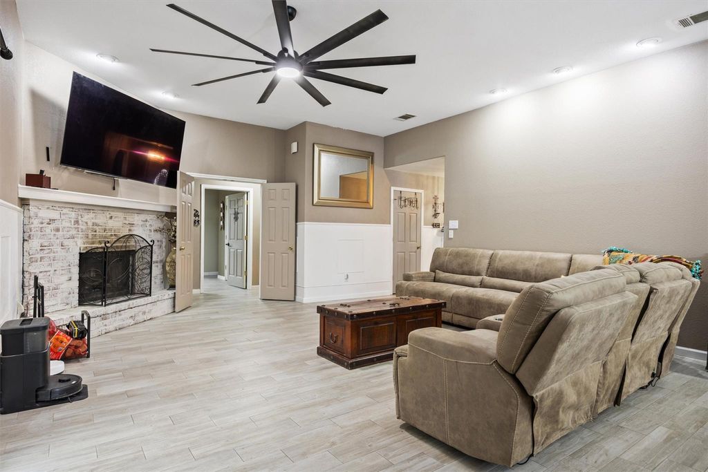 Photo of 1216 Honeysuckle DR, Killeen, TX 76549 (MLS # 6496670)