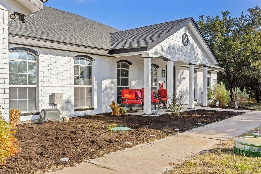 Photo of 1216 Honeysuckle DR, Killeen, TX 76549 (MLS # 6496670)