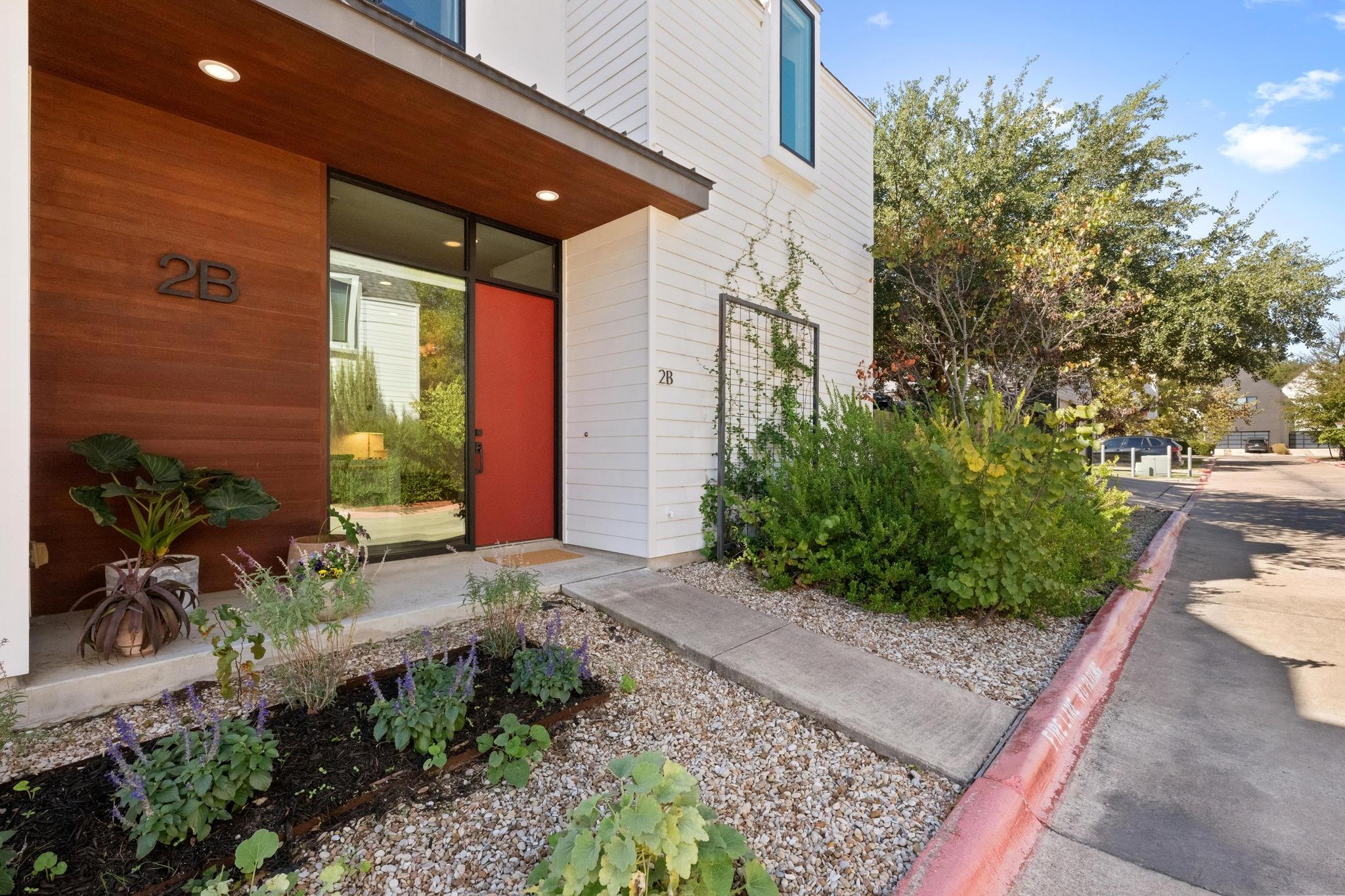 2010 Goodrich Ave 2B