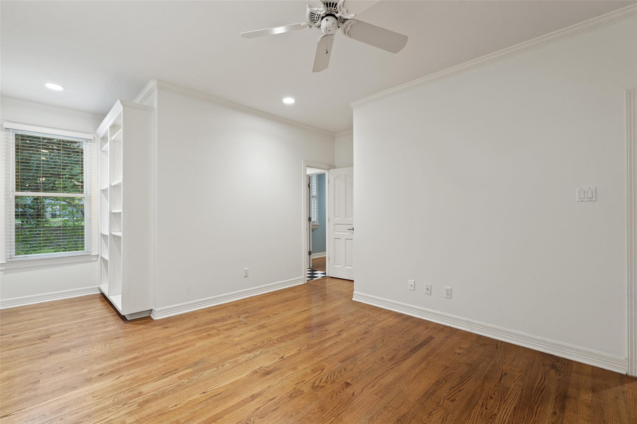 127 Roberts CIR