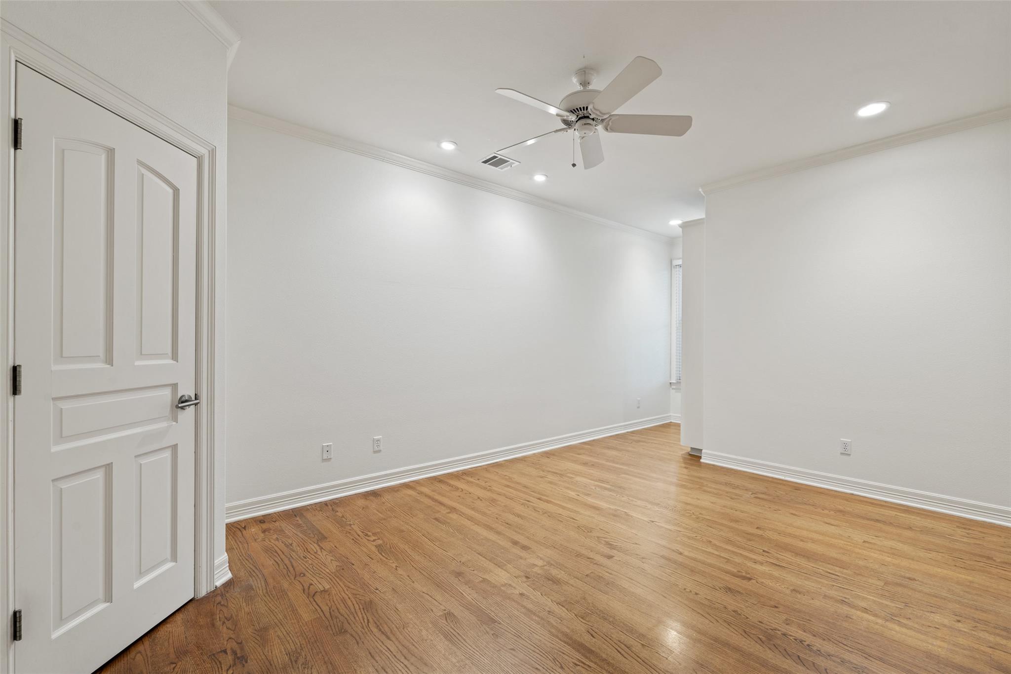 127 Roberts CIR