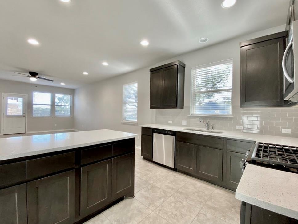 2309 Pecan Island DR