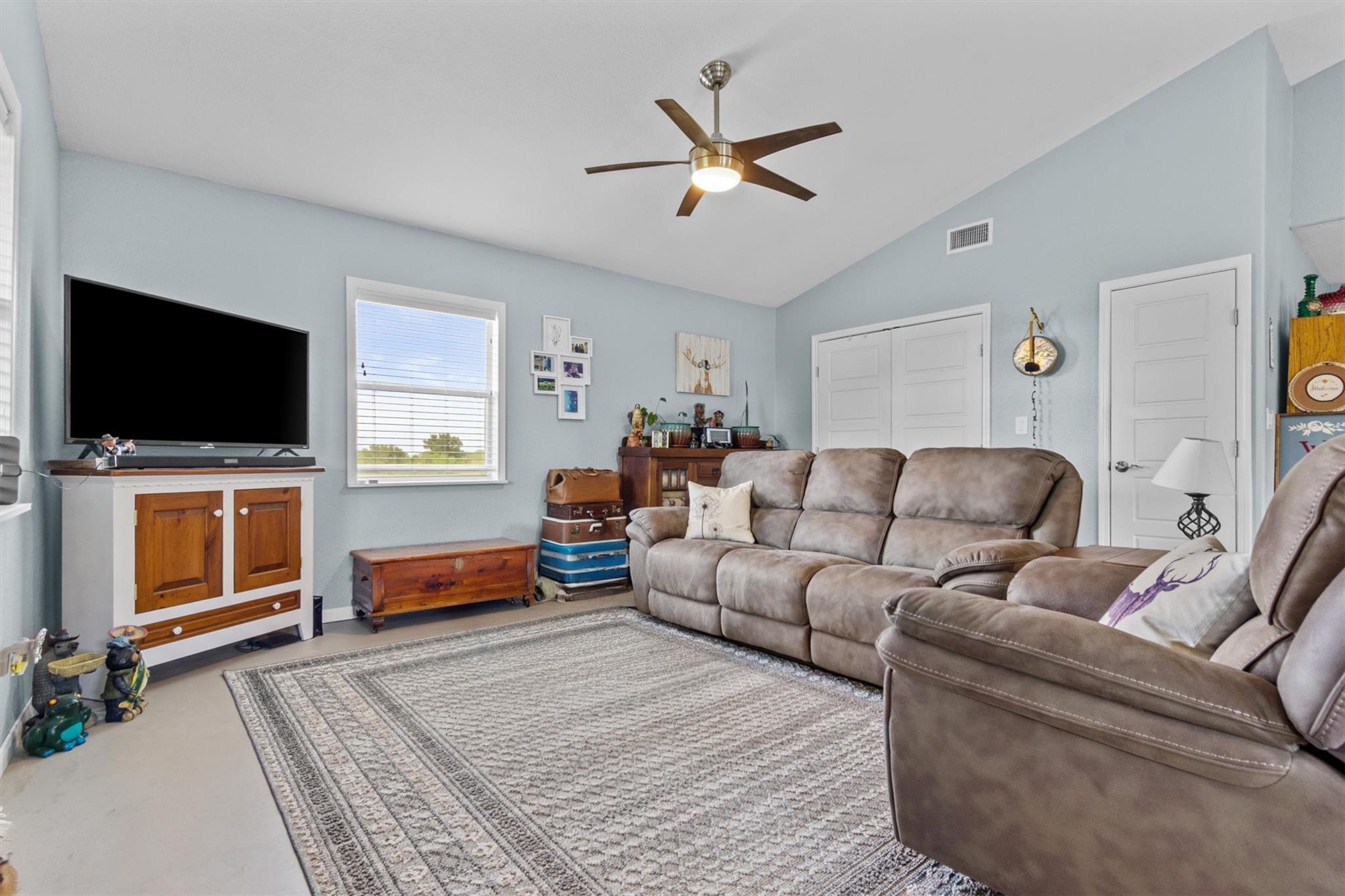 726 Mesa DR