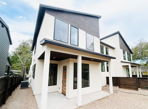 Photo of 4324 Airport BLVD #B, Austin, TX 78722 (MLS # 2361811)