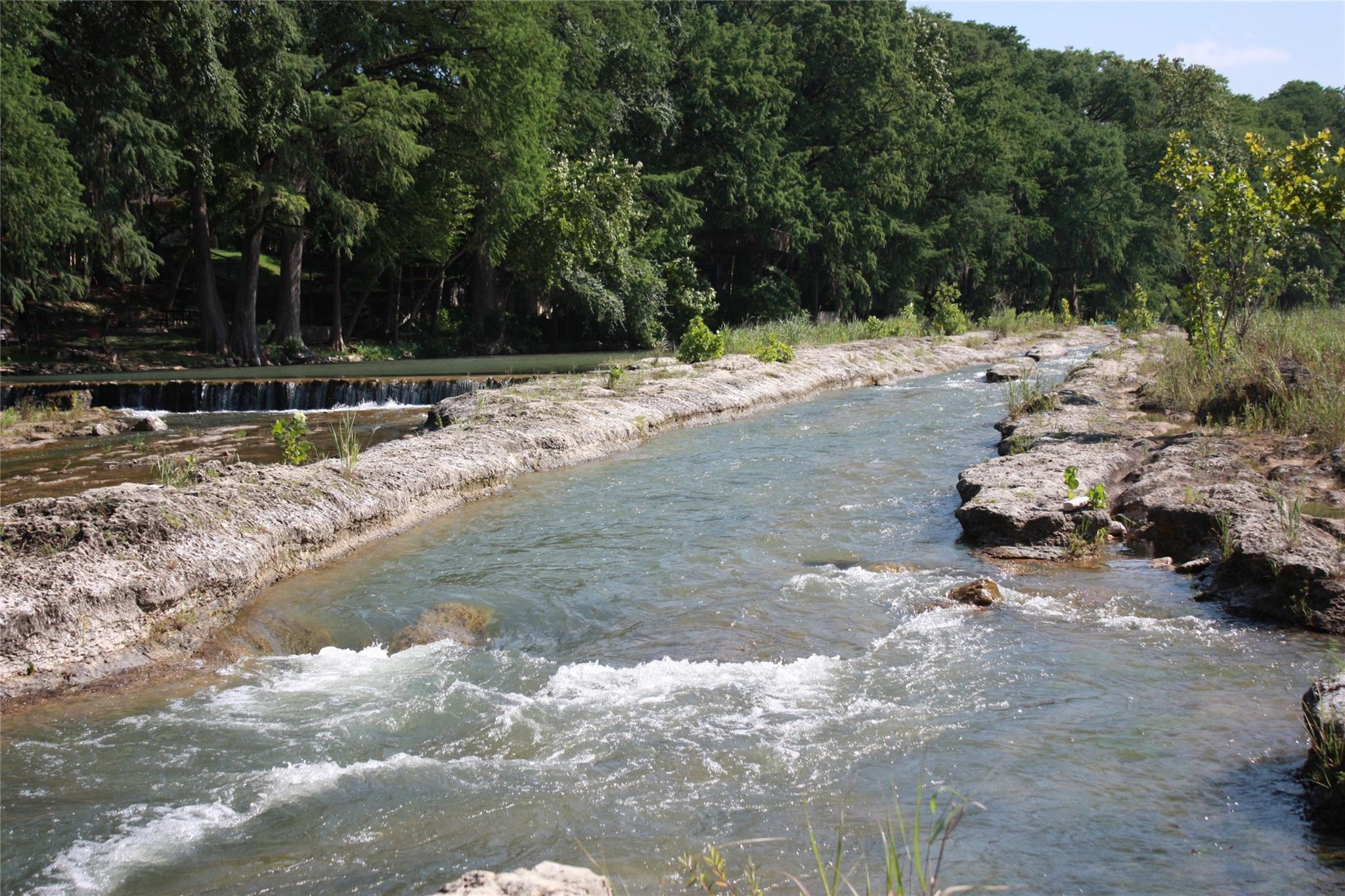 New Braunfels, Texas 78132, United States, 3 Bedrooms Bedrooms, ,2 BathroomsBathrooms,Residential,Pending,53986