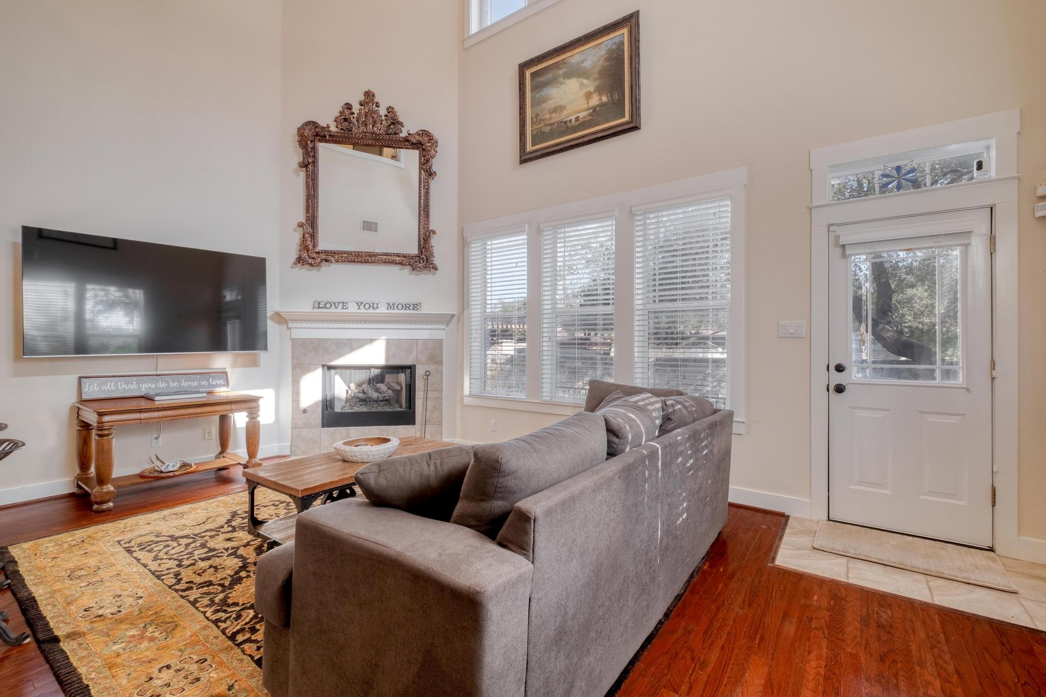 2930 Grand Oaks LOOP 301