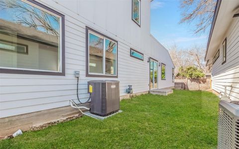 Tiny photo for 1130 Spur ST #A, Austin, TX 78721 (MLS # 7413657)