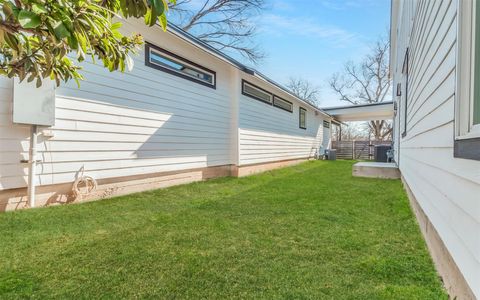 Tiny photo for 1130 Spur ST #A, Austin, TX 78721 (MLS # 7413657)