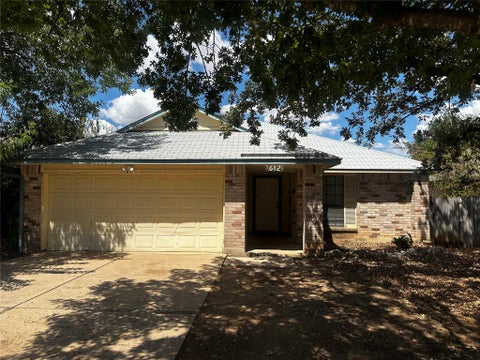 Photo of 612 David Curry DR, Round Rock, TX 78664 (MLS # 1422070)