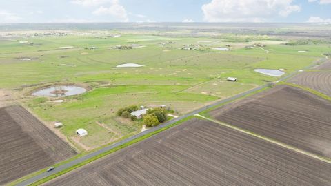 19810 Janak RD Coupland TX 78615