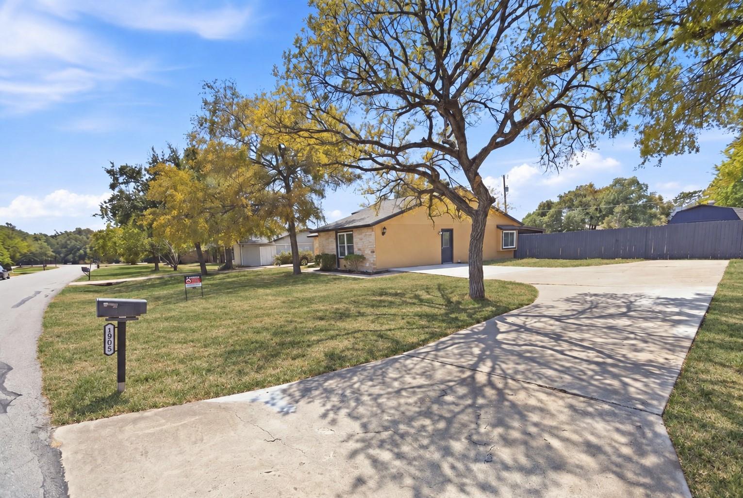 1903 S West DR