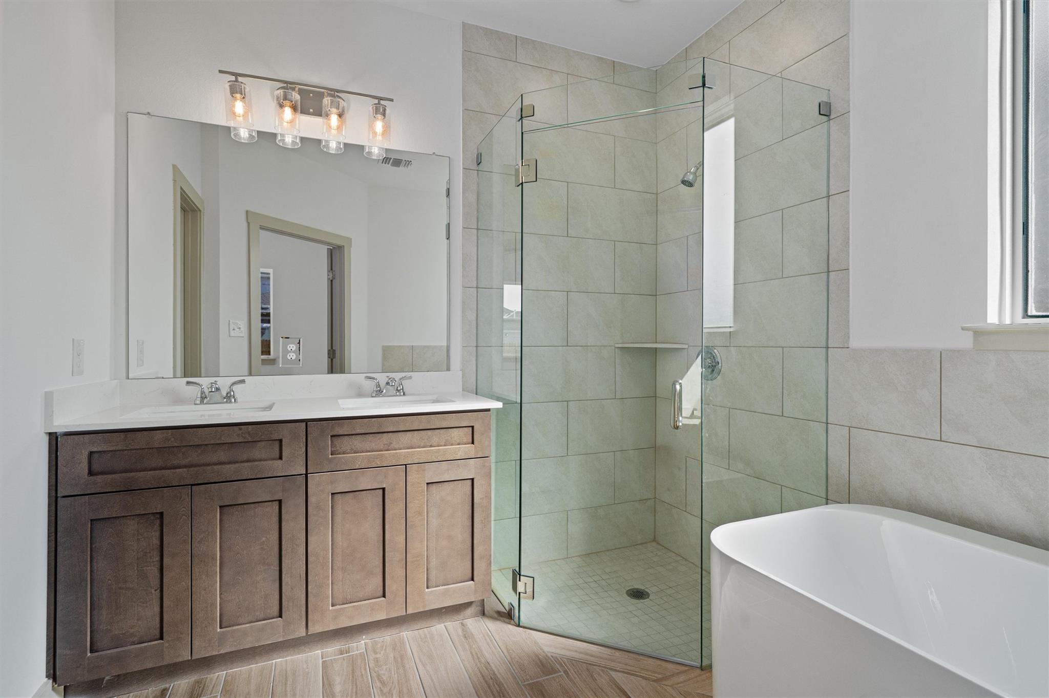 19100 Ariel Elena WAY