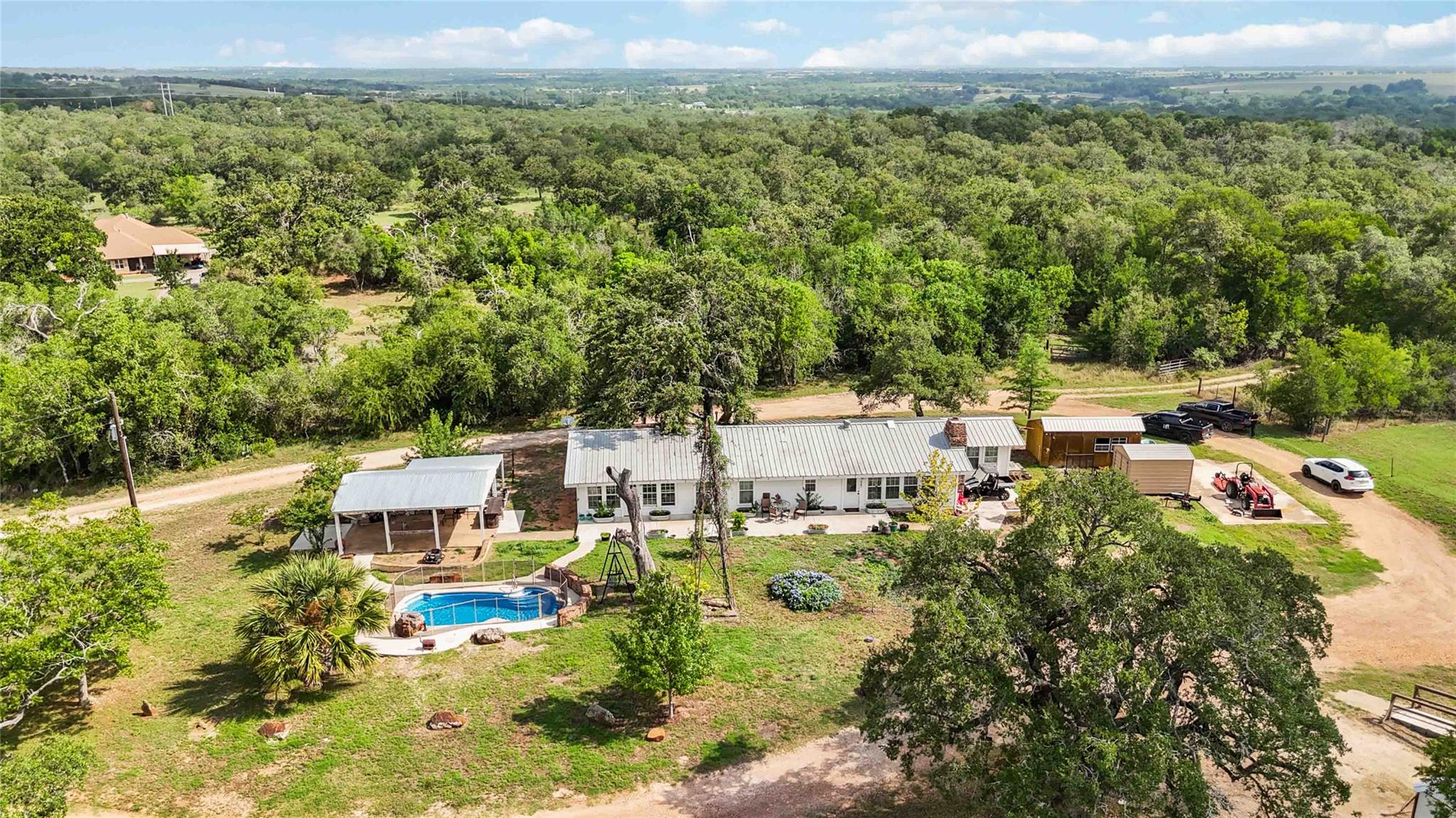 227 Henderson LN