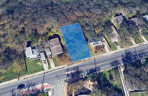 Photo of 3600 Oak Springs DR, Austin, TX 78721 (MLS # 2790296)