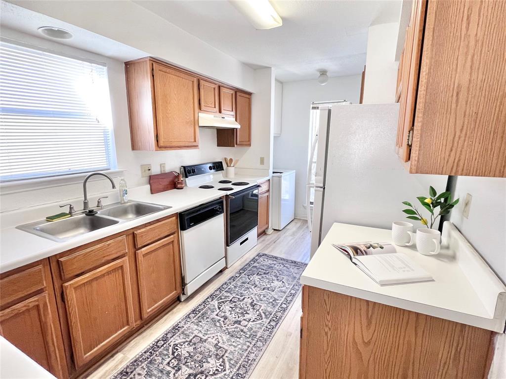 2450 Wickersham LN 106