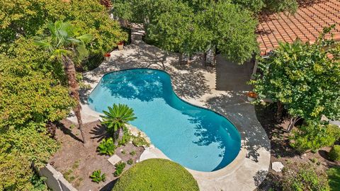 Tiny photo for 4 Glenway CT, The Hills, TX 78738 (MLS # 6108359)