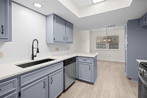 Tiny photo for 7209 Coronado CIR, Austin, TX 78752 (MLS # 4684674)