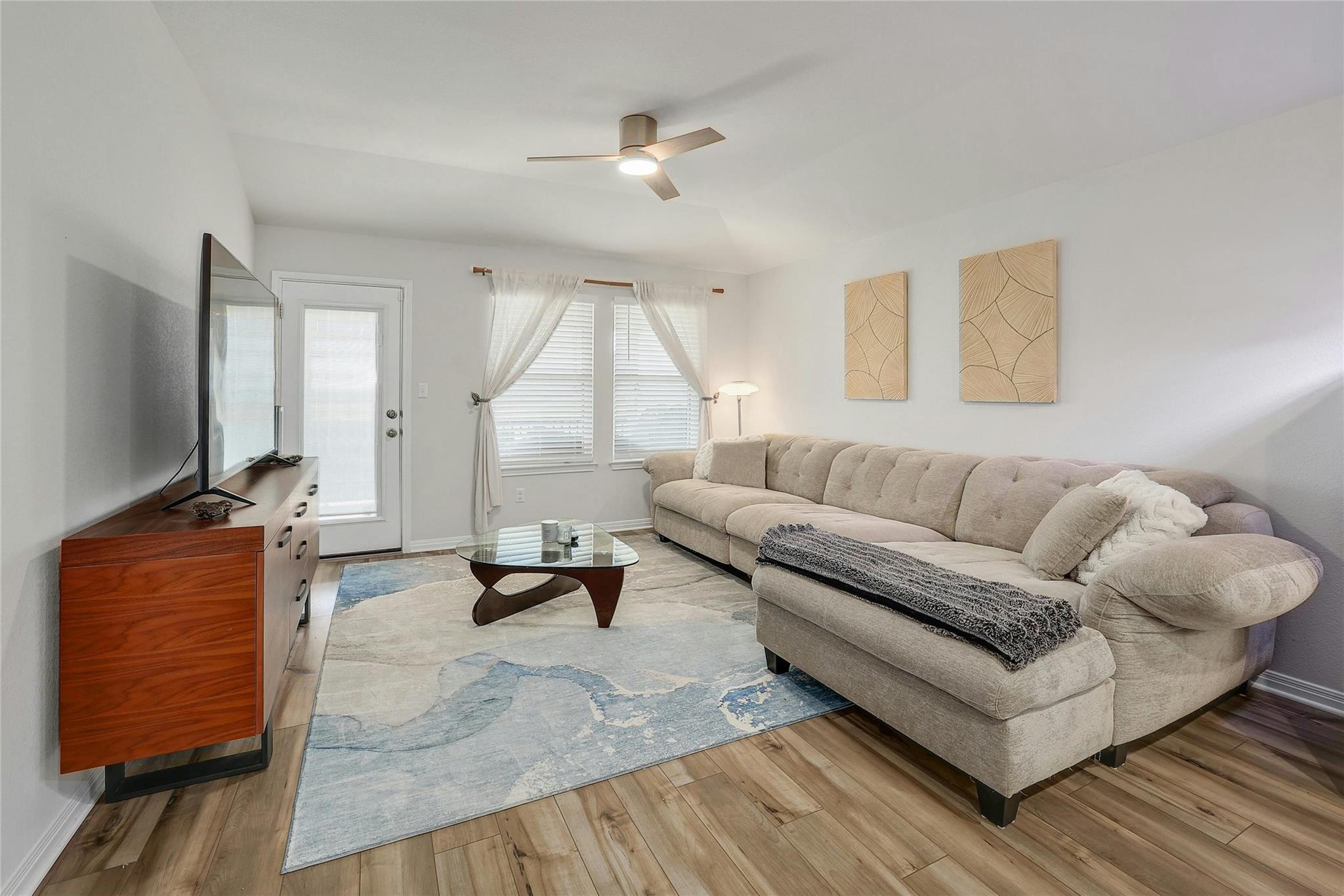 216 Prairie Song LN
