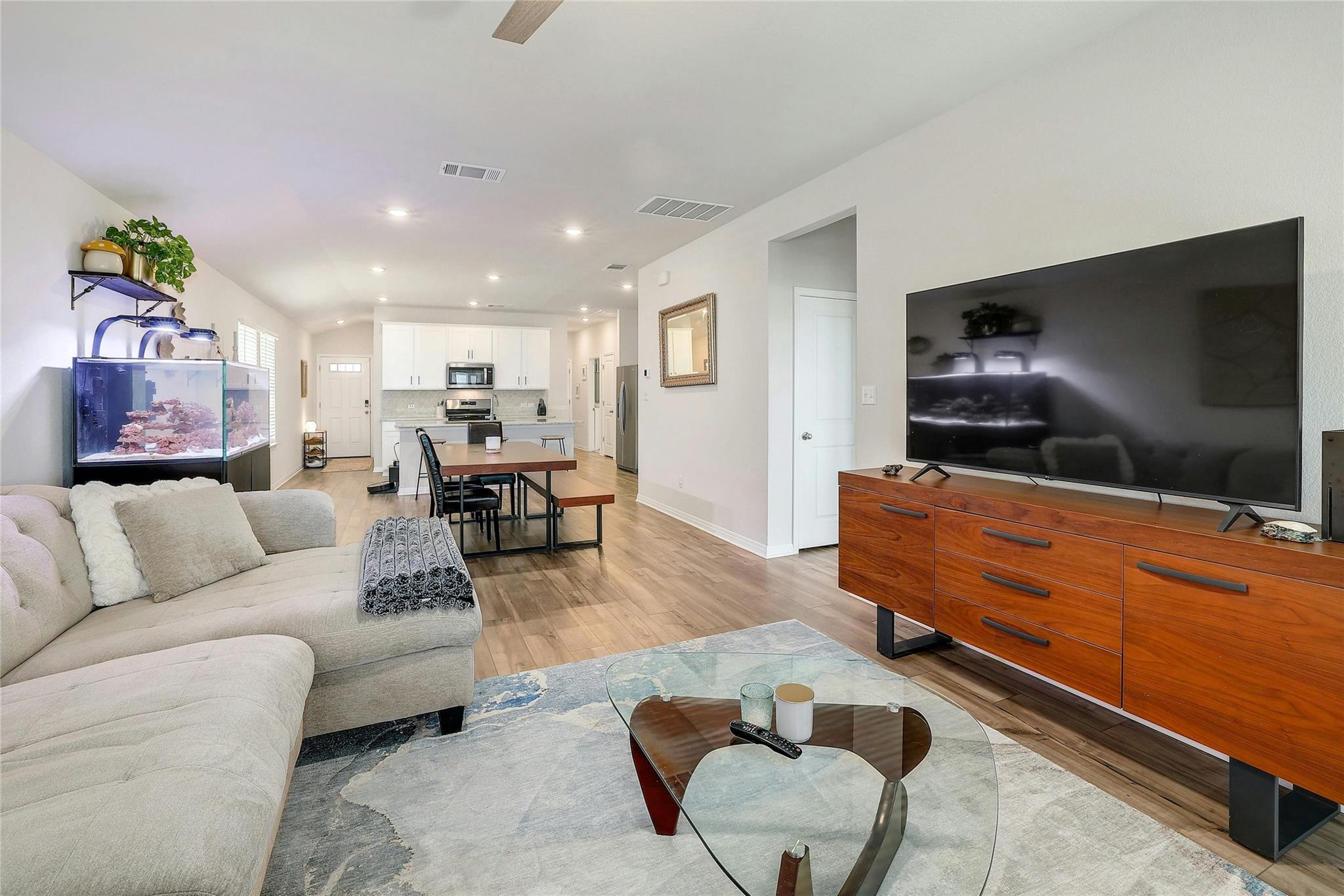 216 Prairie Song LN