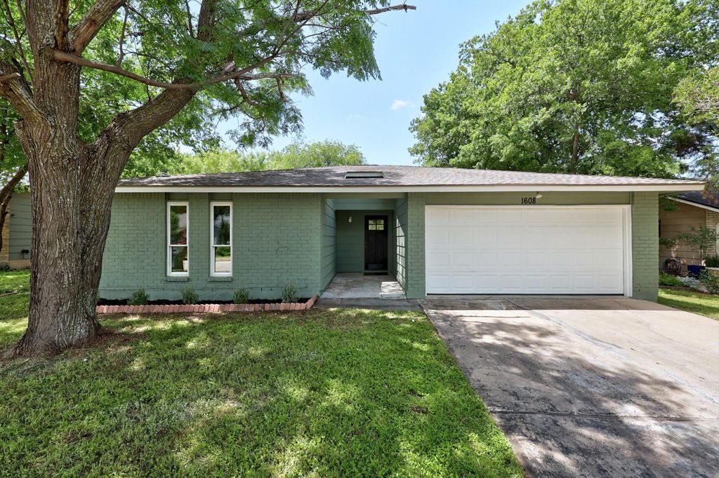 Photo of 1608 Remuda CIR, Round Rock, TX 78681 (MLS # 3488935)