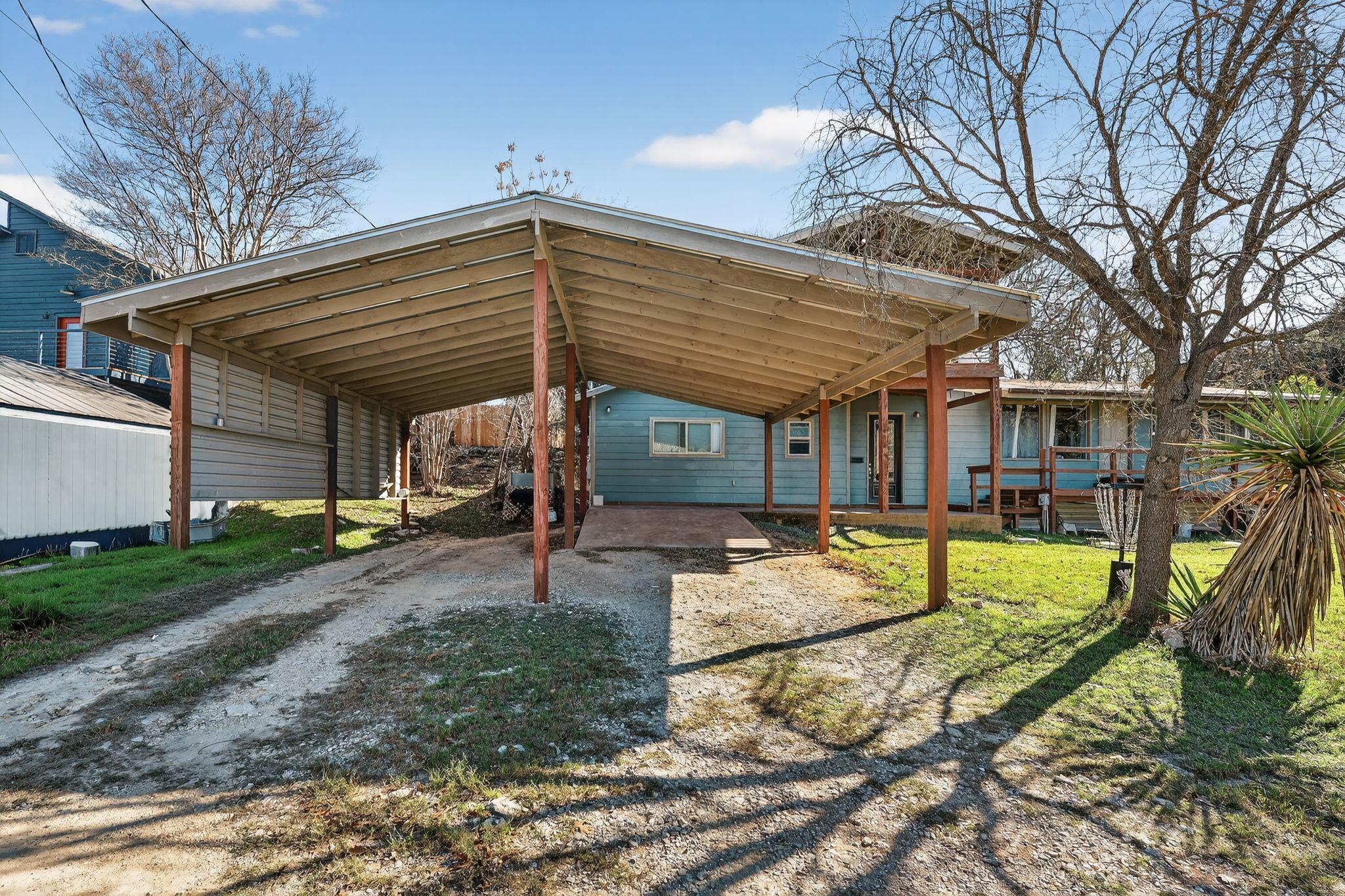 2401 De Soto DR