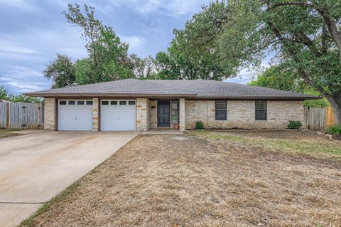 Photo of 521 Dennis DR, Round Rock, TX 78664 (MLS # 6906633)