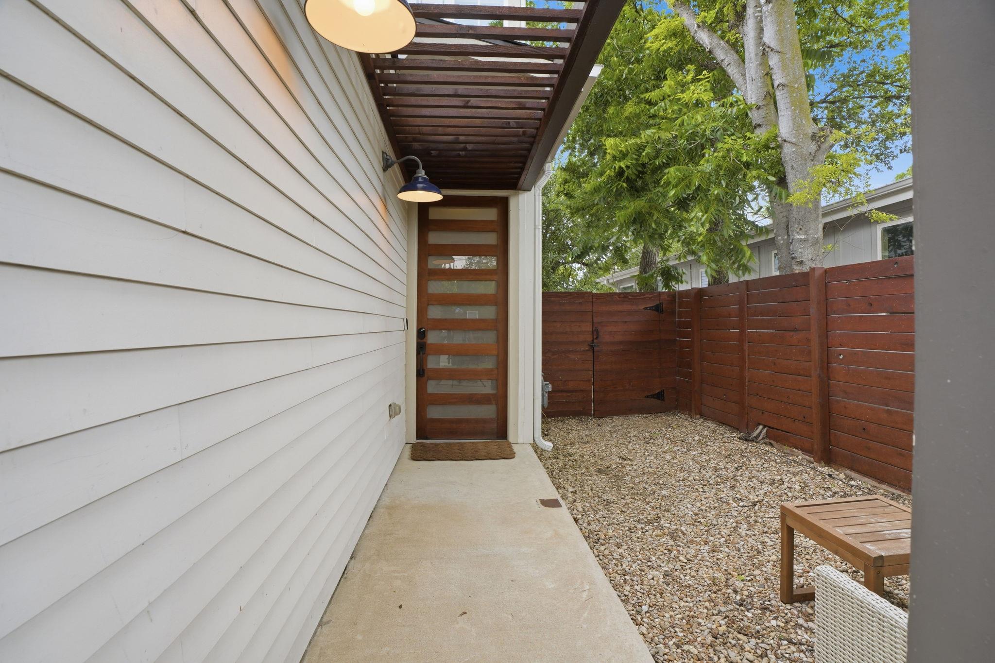 4609 Sara DR B